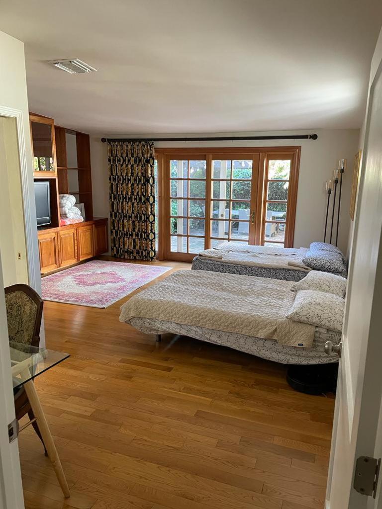 Сasa de vacaciones House, Walking Distance From Universal